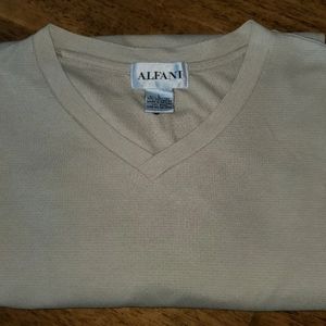 ALFANI Men's Vneck Pullover Tshirt